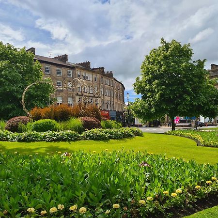 York Place Mews - Central 2 Bed 2 Bath Free Parking هاروغايت المظهر الخارجي الصورة