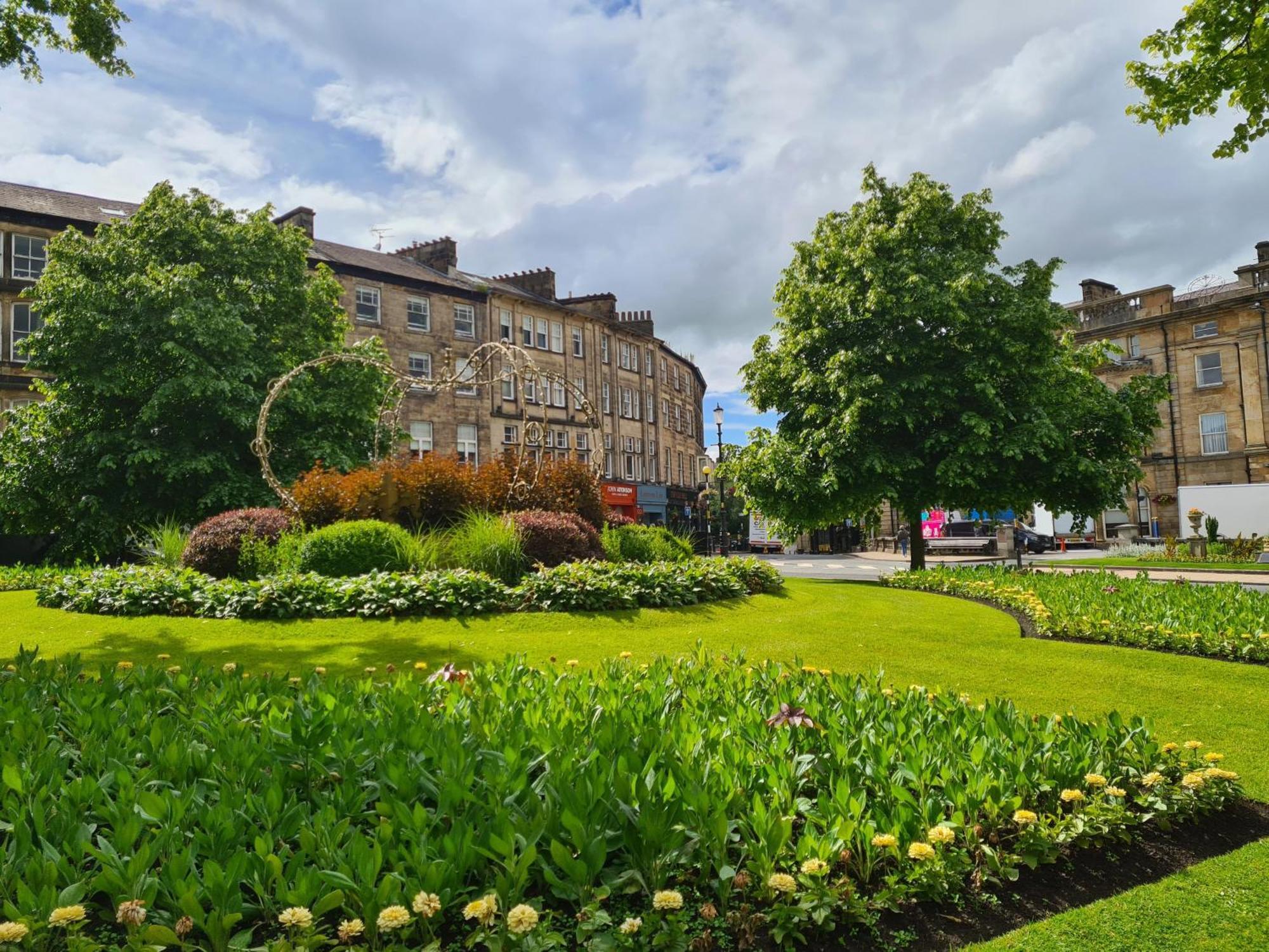 York Place Mews - Central 2 Bed 2 Bath Free Parking هاروغايت المظهر الخارجي الصورة
